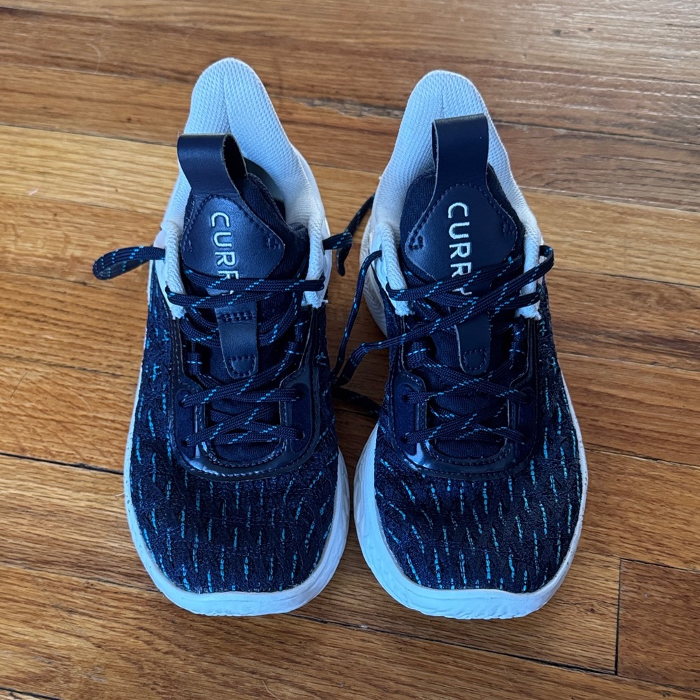 Stephen Curry Basketball Shoes size  M 5.5/W 7